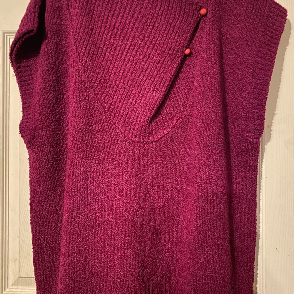 Chic V-Neck Knit Sweater in Rich Burgundy